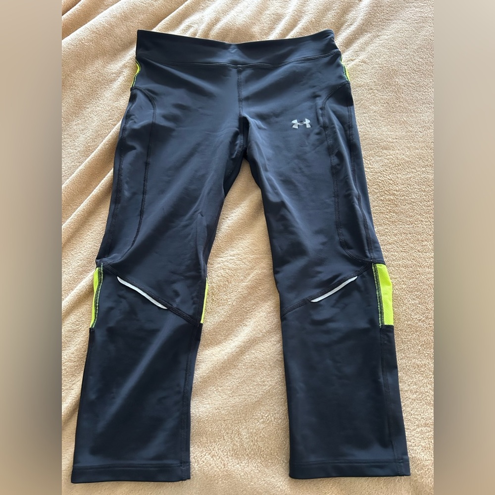Under Armour Heat Gear Compression Capris Size M